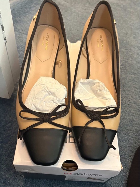 Liz Claiborne Shoes - Women’s flats